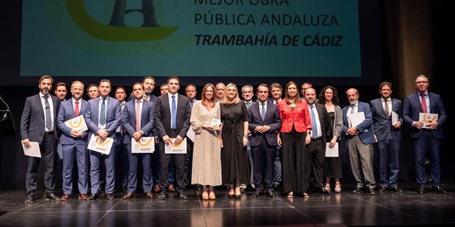1722398804437143pVeW.jpg Foto entrega premio.jpg